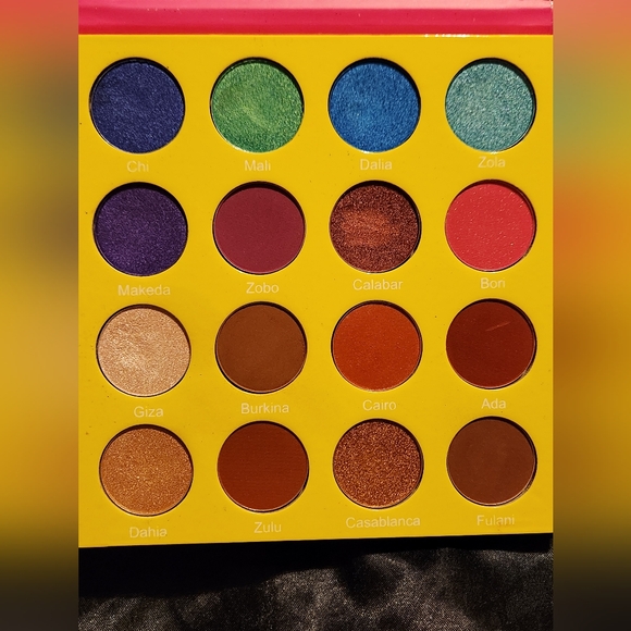 THE MASQUERADE MINI EYESHADOW  PALETTE by Juvias Place - Picture 6 of 8